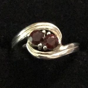 Vintage .925 Sterling Silver Red Garnet Ring size 7.5